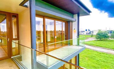5 BEDROOMS MODERN DESIGN 3-STOREY HOUSE AND LOT FOR SALE IN ALABANG WEST