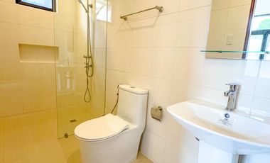 STUNNING 5 BEDROOMS CORNER HOUSE FOR SALE IN BF HOMES, PARANAQUE CITY