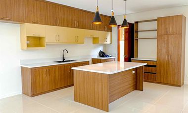 STUNNING 5 BEDROOMS CORNER HOUSE FOR SALE IN BF HOMES, PARANAQUE CITY