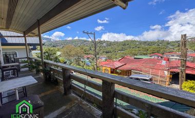 5 bedroom house with view