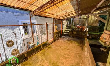 5 bedroom house with view
