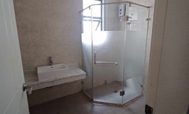 House with 7 bedrooms for rent inside the Villa, Multinational Paranaque