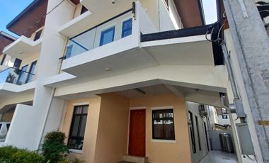 House with 7 bedrooms for rent inside the Villa, Multinational Paranaque