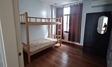 House with 7 bedrooms for rent inside the Villa, Multinational Paranaque