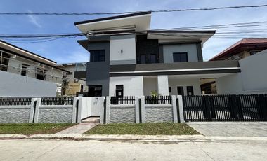READY TO MOVE IN HOUSE WITH SWIMMING POOL IN IMUS CAVITE NEAR SNR AGUINALDO