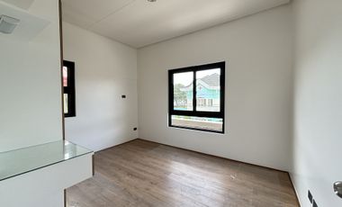 READY TO MOVE IN HOUSE WITH SWIMMING POOL IN IMUS CAVITE NEAR SNR AGUINALDO