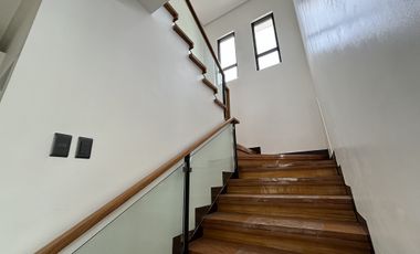 READY TO MOVE IN HOUSE WITH SWIMMING POOL IN IMUS CAVITE NEAR SNR AGUINALDO