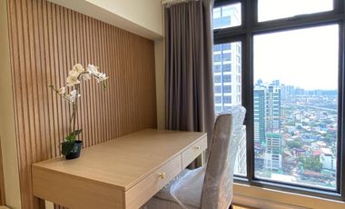 Rush Sale! Rare Find! Interior Designed Corner 3BR The Sandstone at Portico