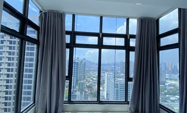 Rush Sale! Rare Find! Interior Designed Corner 3BR The Sandstone at Portico