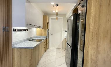 Rush Sale! Rare Find! Interior Designed Corner 3BR The Sandstone at Portico