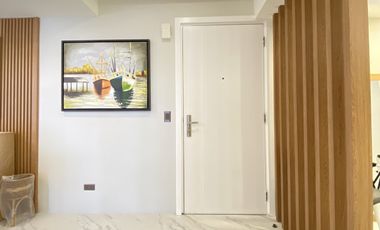 Rush Sale! Rare Find! Interior Designed Corner 3BR The Sandstone at Portico