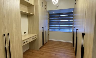 Rush Sale! Rare Find! Interior Designed Corner 3BR The Sandstone at Portico