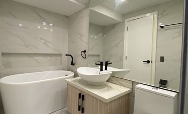 Rush Sale! Rare Find! Interior Designed Corner 3BR The Sandstone at Portico