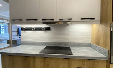 Rush Sale! Rare Find! Interior Designed Corner 3BR The Sandstone at Portico