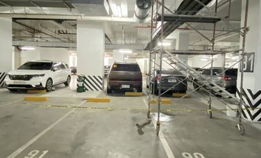 Rush Sale! Rare Find! Interior Designed Corner 3BR The Sandstone at Portico