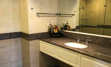 One Roxas Triangle for Rent