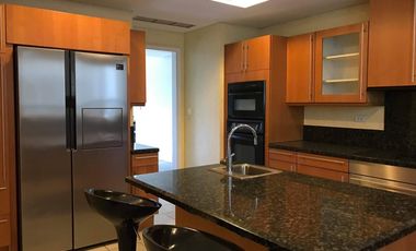 One Roxas Triangle for Rent