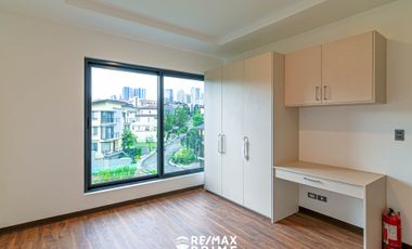 3 Storey House for Rent in Mckinley Hill Village, Taguig