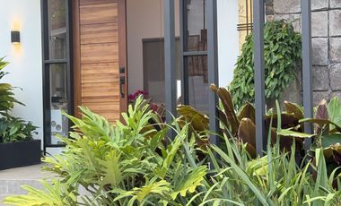 Brandnew House and Lot in Tagaytay for Sale!