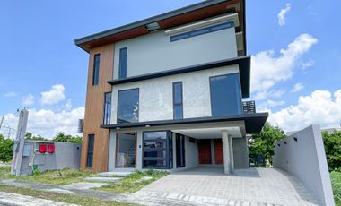 Sophisticated Modern Contemporary House and Lot For Sale Venare Nuvali, Calamba