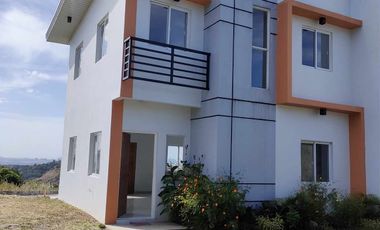 RFO OR PRE SELLING 4BR SOLANA SINGLE ATTACHED FOR SALE IN EASTBOROUGH PHASE 3
