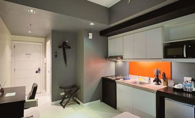 Standard Studio Deluxe Room for Rent at KL Tower, Legaspi Village, Makati.
