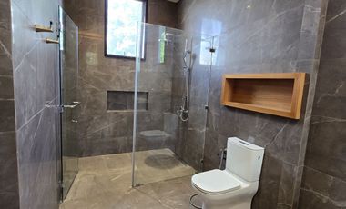 MODERN 2 STOREY HOUSE W/ SWIMMING POOL, ALABANG HILLS VILLAGE