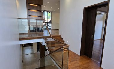 MODERN 2 STOREY HOUSE W/ SWIMMING POOL, ALABANG HILLS VILLAGE