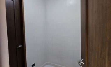 MODERN 2 STOREY HOUSE W/ SWIMMING POOL, ALABANG HILLS VILLAGE