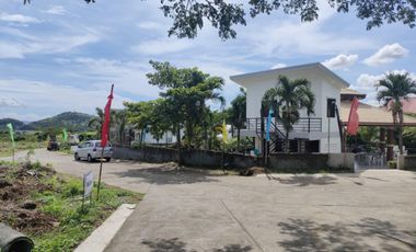3 BEDROOMS SINGLE ATTACHED HOUSE AND LOT IN EASTRIDGE GOLF VILLAGE PRE SELLING