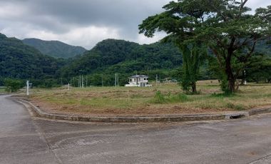 Residential Lot in Palo Alto with Mountain view and close to the gate