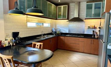 4 Bedrooms 2-Storey House NEAR BOTANICAL GARDEN (Brentwood Village, Baguio City)