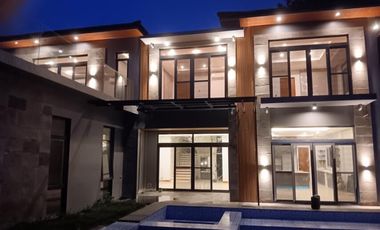 Modern Industrial House & Lot For Sale in Manila Southwoods with pool & view