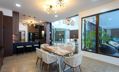 For Sale: Luxurious 4-Bedroom Beachfront Estate with Expansive Garden in Carmen