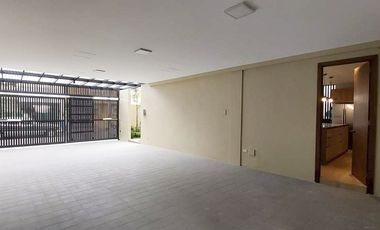 5 Bedrooms House and Lot for Sale in BF Homes, Parañaque CIty