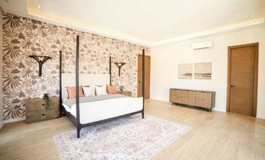 5 Bedrooms House and Lot for Sale in BF Homes, Parañaque CIty