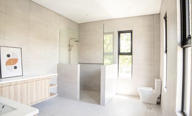 5 Bedrooms House and Lot for Sale in BF Homes, Parañaque CIty