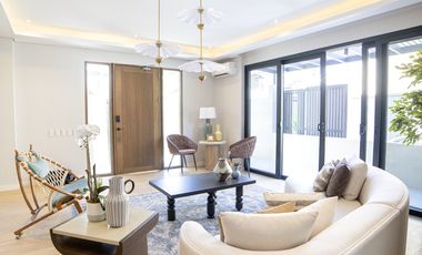 5 Bedrooms House and Lot for Sale in BF Homes, Parañaque CIty