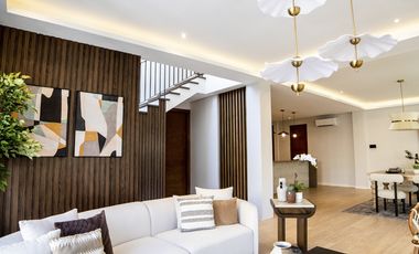 5 Bedrooms House and Lot for Sale in BF Homes, Parañaque CIty