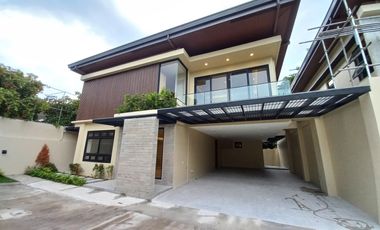 5 Bedrooms House and Lot for Sale in BF Homes, Parañaque CIty