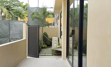 5 Bedrooms House and Lot for Sale in BF Homes, Parañaque CIty