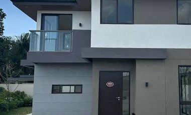 MODERN SPACIOUS 3 House in NUVALI STA ROSA LAGUNA