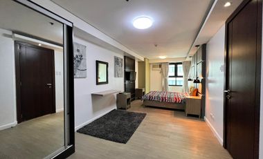 Fully Furnished 2 Bedroom Loft in The Fort Residences