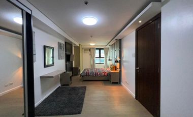 Fully Furnished 2 Bedroom Loft in The Fort Residences
