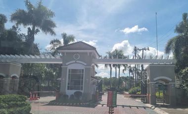 Interior-ed House with 3 Bedrooms for rent at South Forbes Villas, Cavite