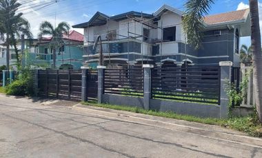 Beautiful House and Lot in a Beautiful Gated Village in Paniqui Tarlac