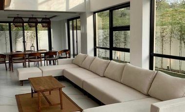 PUNTA FUEGO SEAVIEW HOUSE AND LOT