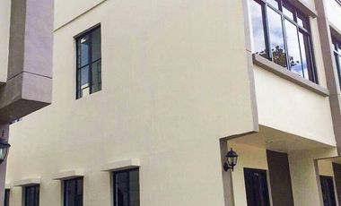For Rent Fully Furnished Modern 3 Bedroom Residential Triplex Unit in B.F. Homes