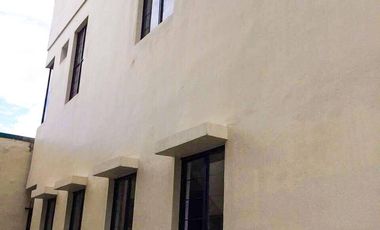 For Rent Fully Furnished Modern 3 Bedroom Residential Triplex Unit in B.F. Homes