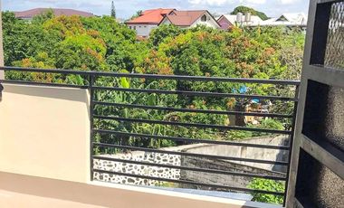 For Rent Fully Furnished Modern 3 Bedroom Residential Triplex Unit in B.F. Homes